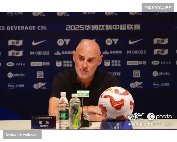 海港零轮换遭英博爆冷 穆斯卡特固执首发阵容引发质疑 海港零轮换遭英博爆冷 穆斯卡特固执首发阵容引发质疑